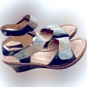 Remonte: Comfort Women’s Two-Tone Blue Wedge Sandals